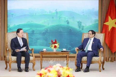 越南政府总理范明政会见三星电子首席财务官朴学奎