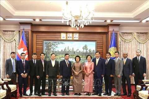 柬埔寨国会主席高度评价越南的全面发展成就