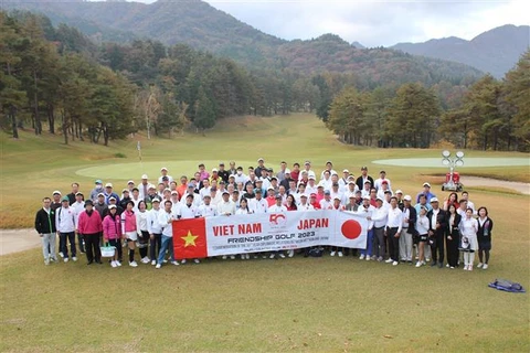 庆祝越日建交50周年高尔夫友谊赛吸引120名选手参加