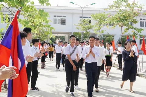 越南乂安省为老挝学生提供高中教育