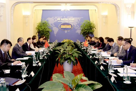 越中政府级边界谈判代表团团长会晤在河内举行 
