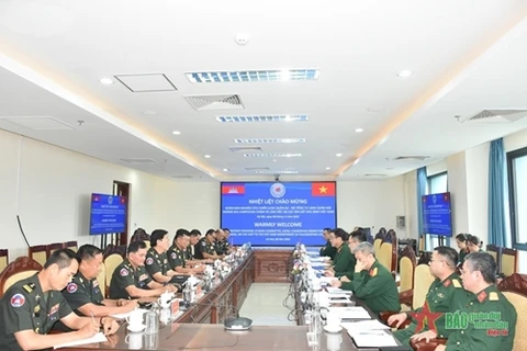柬埔寨王家军工作代表团访问越南维和局