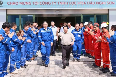 越南政府总理范明政视察清化省宜山经济区一批重点项目