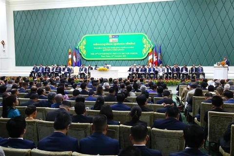 柬埔寨举行第19次政府与私营部门论坛