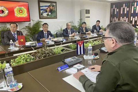 越南公安部高级代表团对古巴进行工作访问