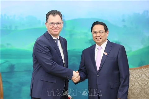 越南政府总理范明政会见罗马尼亚经济、创业和旅游部长斯特凡·拉杜·奥普雷亚