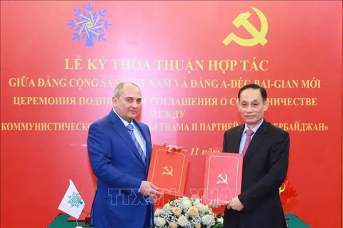 巩固越南与阿塞拜疆双边传统友好关系