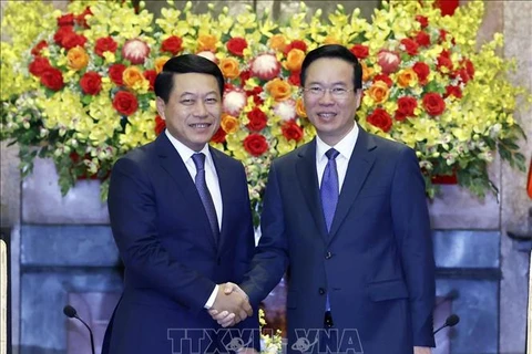 越南国家主席武文赏会见老挝副总理兼外交部长