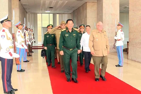 越南国防部工作代表团对古巴进行工作访问