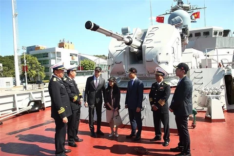 越南海军016光忠号舰对中国香港进行友好访问