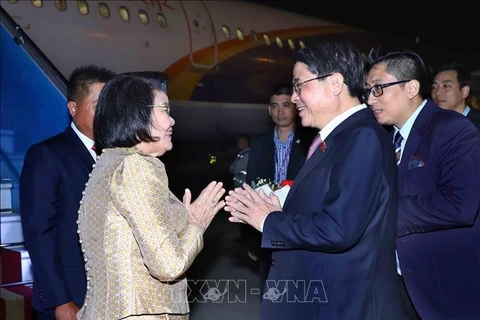 柬埔寨国会主席昆索达莉抵达河内 开始对越南的正式访问