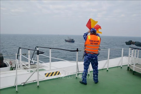 越南与中国海警共建和平稳定守法的海域