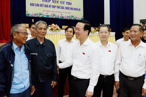 越南国家主席武文赏在岘港市接待选民