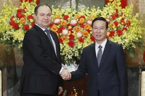 越南国家主席武文赏会见白俄罗斯总理罗曼·戈洛夫琴科