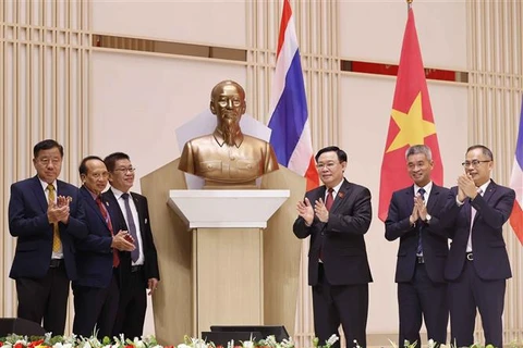 越南国会主席王廷惠访泰期间继续开展系列活动