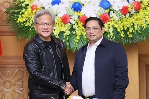 越南政府总理范明政会见全球最大电子芯片制造企业NVIDIA首席执行官黄仁勋