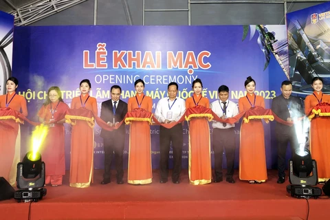 百余家单位参加2023年越南电梯展览会