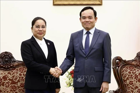 政府副总理陈流光会见老挝新闻文化和旅游部部长宋莎婉·维雅吉