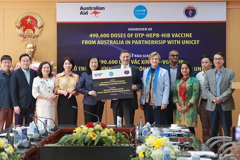 澳大利亚向越南捐赠49.06万剂五合一疫苗