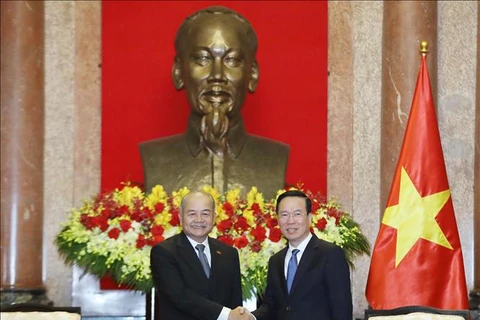 越南国家主席武文赏会见老挝政府副总理吉乔·凯坎匹吞