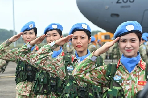 表彰女军人为维和行动做出的贡献