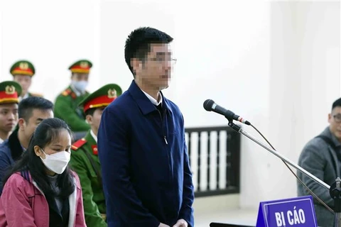 越南救援包机受贿案：被告黄文兴退回全部188亿越南盾赃款
