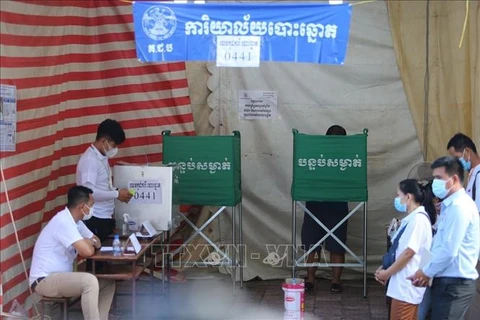 柬埔寨举行第五届参议院选举政党号次抽签仪式