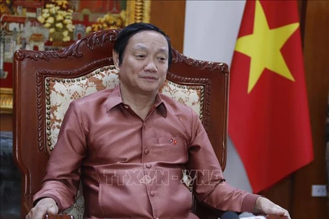 越南驻老挝大使馆大力推进经济外交和文化外交