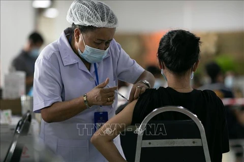老挝建议继续为民众接种新冠疫苗