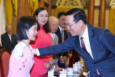 越南国家主席武文赏会见“善事”代表团