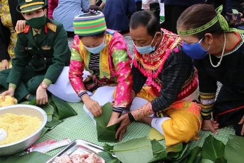 2024年“绿粽子-致力于贫困人口的春节”活动在河内举行