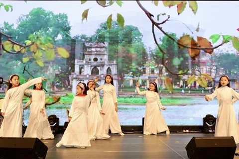 旅德越南人社群举行2024甲辰年春节迎春活动