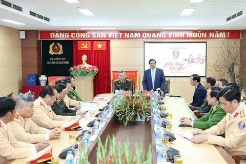 越南政府总理范明政:交警要从控制职能向引导、帮助、为群众创造条件方向转变