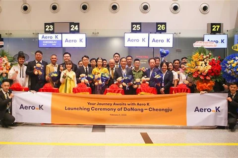 从韩国飞往岘港新航线 正式开通
