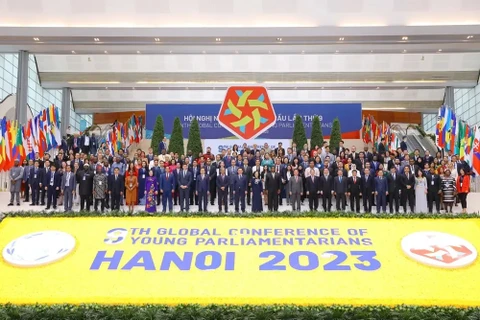 越南国会积极、主动、全面开展对外活动