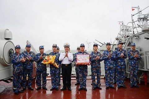 越南人民海军准备参加印度米兰海上演习