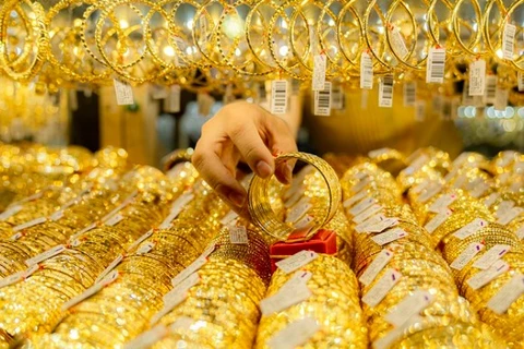 2月22日上午越南国内市场黄金卖出价下降10万越盾/两