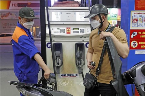 自3月7日起越南成品油价格每公升下降超过370越盾