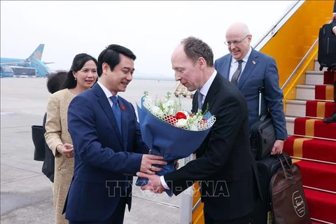 芬兰议会议长尤西·哈拉阿霍抵达河内 开始对越南进行正式访问