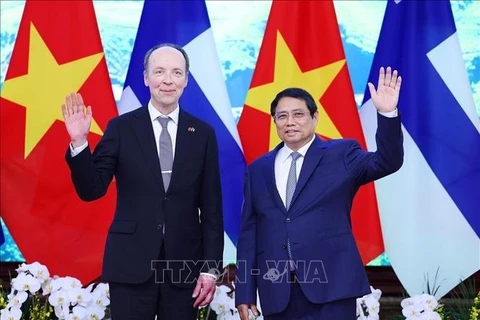 越南政府总理范明政会见芬兰议会议长尤西·哈拉阿霍