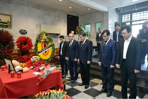 越南国会副主席阮德海前往俄罗斯驻越大使馆吊唁恐袭事件遇难者