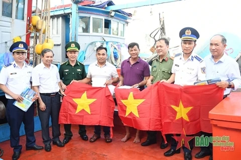 海警第二区在广义省开展关于打击IUU的普法宣传活动