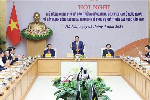 越南政府总理范明政主持召开经济外交工作会议