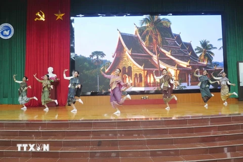在越南太原省老挝留学生欢度传统新年