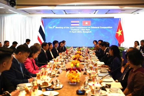 越南外交部长裴青山对泰国进行正式访问
