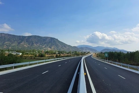 交通运输部长：确保北南高速公路2025年内提前竣工