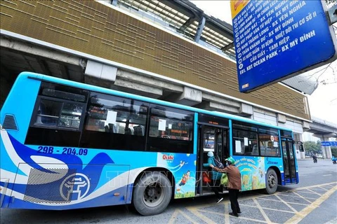 公交电子票政策有助于提高河内公共交通系统的运行效率