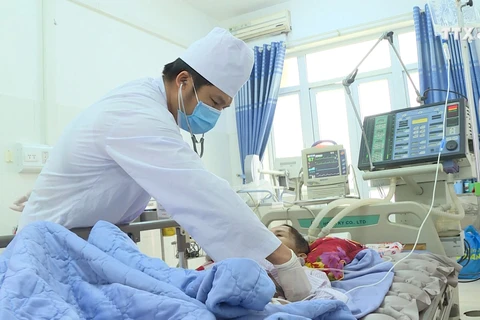 新冠肺炎疫情：格外特别的越南医师节 