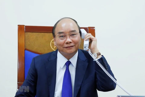 政府总理阮春福与美国总统特朗普通电话