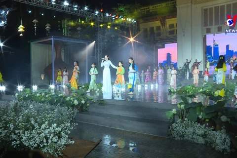 “我爱越南奥黛”的奥黛文化节开幕